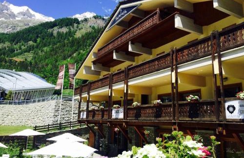 Entreves Hotel | Shatush Hotel