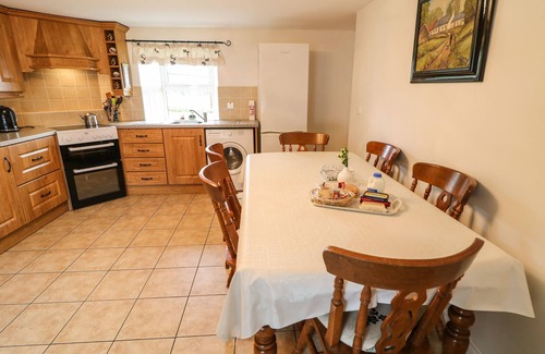 Kells Cottage | SHAWS HILL FARMHOUSE, family friendly in Kells, County Antrim