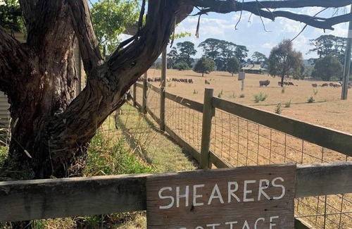 Curraweela Cabin | Shearers Cottage at Curraweela Farm
