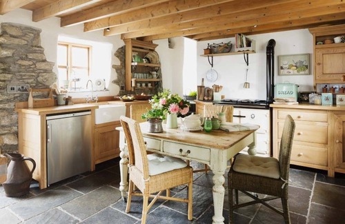 Ardnatrush Cottage | Sheep's Head farmhouse and barn overlooking Dunmanus Bay