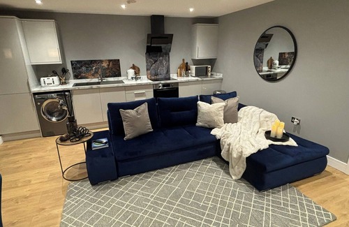 Ridgeway Apartment | Sheffield-Apartment-Sleeps4-Parking-HotTub
