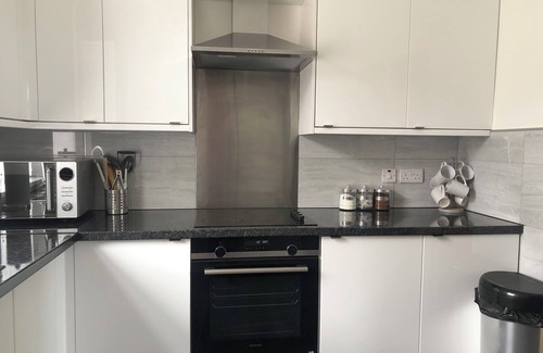 Hillsborough House | Sheffield Retreat - Cozy 3 Bedroom House