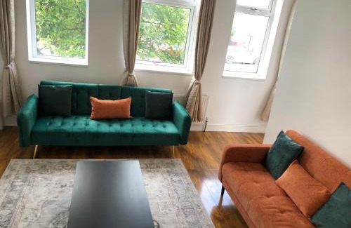 Hillsborough House | Sheffield Retreat - Cozy 3 Bedroom House