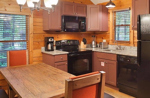 Gordonsville Cabin | Shenandoah Crossing Resort - 2 Bedroom Fully Furnished Cabin