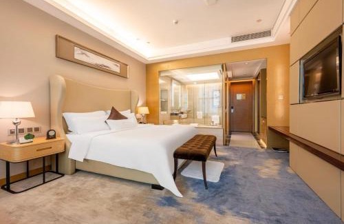 Longhua District Hotel | Shenzhen Shuidu Holiday Hotel, North Railway Station