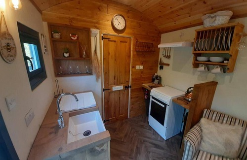 Caergeiliog Cabin | Shepherds Hut With hot tub on Anglesey North Wales
