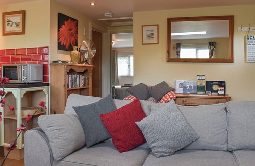Raymonds Hill Cottage | Shepherds Knapp Lodge-UK13284