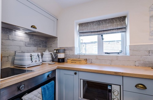 Tarporley Cottage | Shepherds Rest - a lovely house sleeping 4 guests in 2 bedrooms