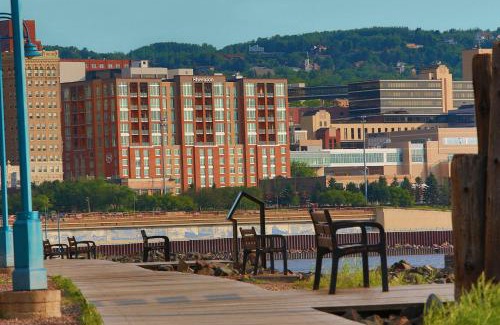 Downtown - Waterfront Hotel | Sheraton Duluth Hotel