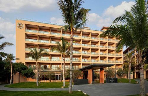 Dianbai District Hotel | Sheraton Maoming Romantic Beach Resort