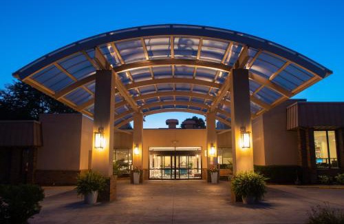 Brookfield Hotel | Sheraton Milwaukee Brookfield