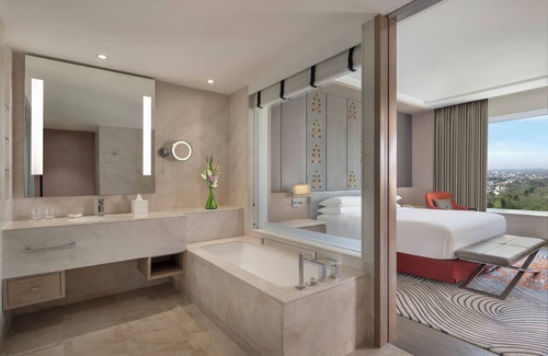 Saket Hotel | Sheraton New Delhi Hotel
