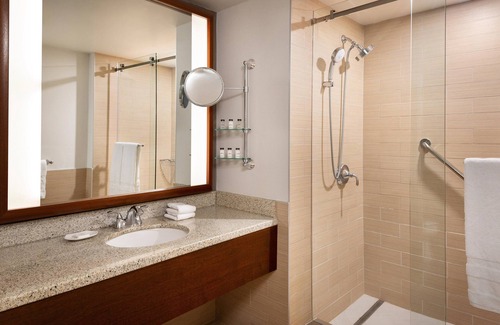 Richmond City Centre Hotel | Sheraton Vancouver Airport Hotel