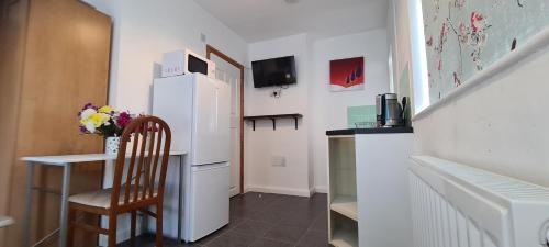 Barrow-on-Trent Apartment | Sheridan House - Self contain flats Long or Short Stay Special Rate Available