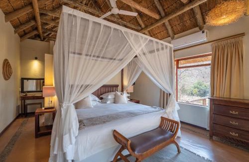 Vaalwater Cabin | Shibula Safari Lodge