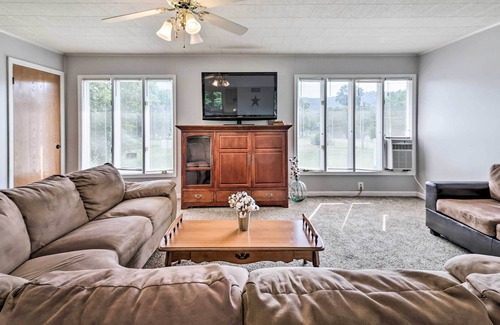 Cambra Apartment | Shickshinny Apt w/ Yard ~ 9 Mi to State Park!