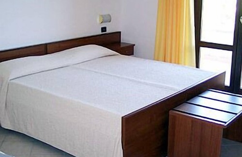 Furlo Hotel | Shine