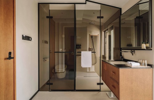 Gu Su District Hotel | Shine on
