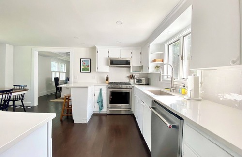 Falmouth House | Shining Sea Bike Path Escape