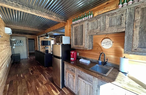 Stanton Cabin | Shipping Container Cabin in the Woods of Red River Gorge | Hot Tub | Secluded