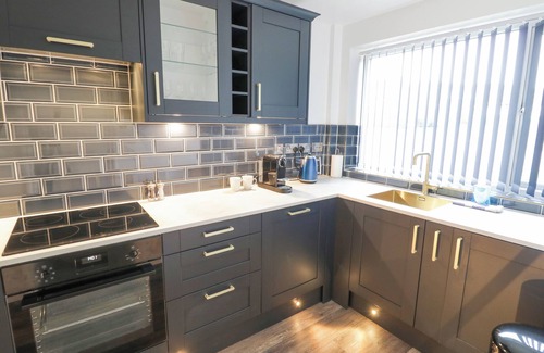 Frampton on Severn House | SHIRLEYS, family friendly, with a garden in Stratford-Upon-Avon