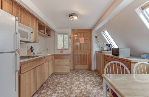 Weed Cottage | Shivangini Cottage at Healing Waters of Shasta