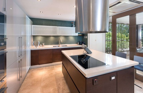 Gibbs Bay Villa | Shoestring Luxury villa