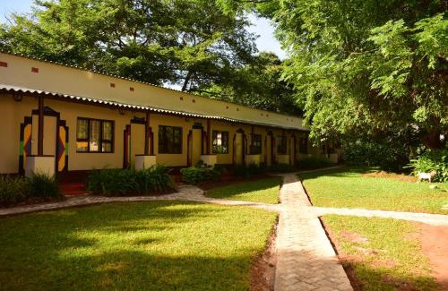Victoria Falls Hostel | Shoestrings Backpackers Lodge Vic Falls