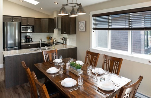 Port Renfrew House | Shore 2 Please - UPPER (Amazing Oceanviews) H198251310