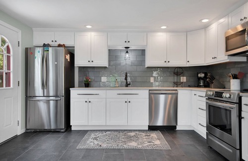 Old Saybrook House | SHORE BEATS WORK Weekend warriors.Family Friendly.Walk to Cornfield Point Beach