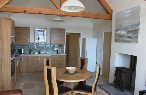 Durness Cottage | Shore Cottage -The sea and the sky become one in this gem of a cottage.