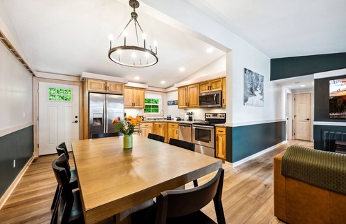 Fish Creek House | Shore Suite | Downtown Fish Creek ~ Dog-friendly