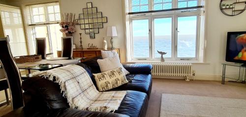Ramsgate Apartment | Shore Thing Beachfront Apartment Ramsgate - Sleeps 4