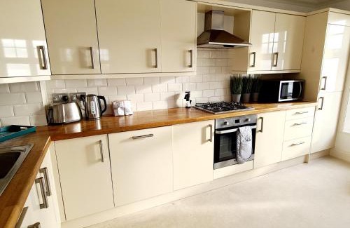 Ramsgate Apartment | Shore Thing Beachfront Apartment Ramsgate - Sleeps 4