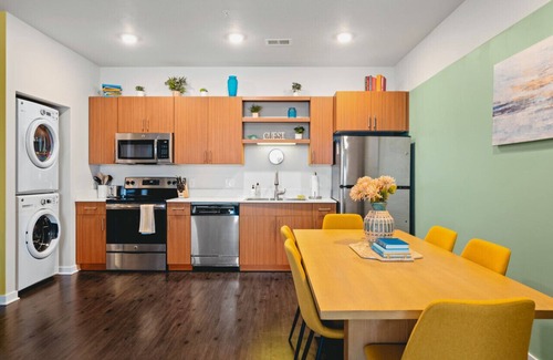 Traverse City Apartment | Shoreline: 2BR Condo Near Downtown The Bay and Wineries