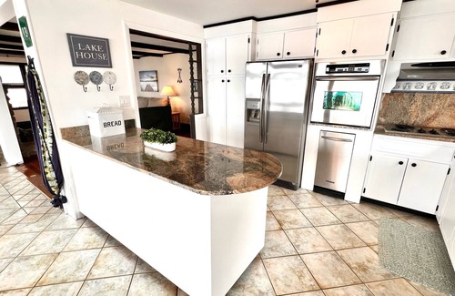 Lakeville House | Shoreline Dreams on Long Pond