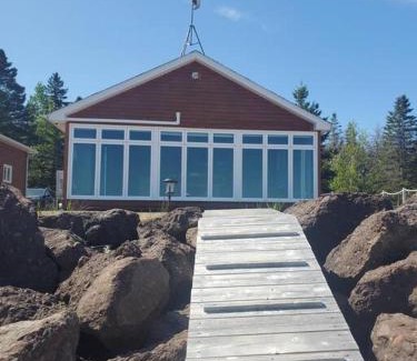 Pirogue House | Shoreline Escape Serene Retreat