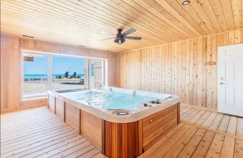 Grand Bend House | Shoreline Palace - 6 Bed, 3 Bath, Beachfront, Swim spa, Pool table