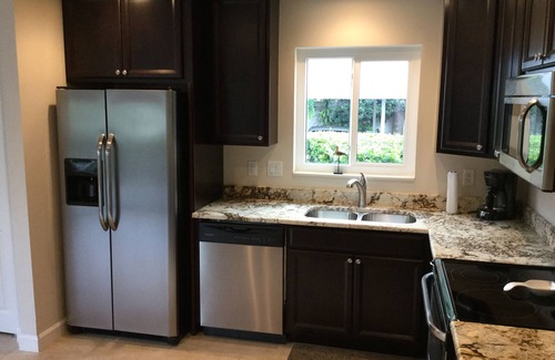 Park Shore Condo | Short Distance to the Coast - Access To Private Community Beach - Walk To Shops