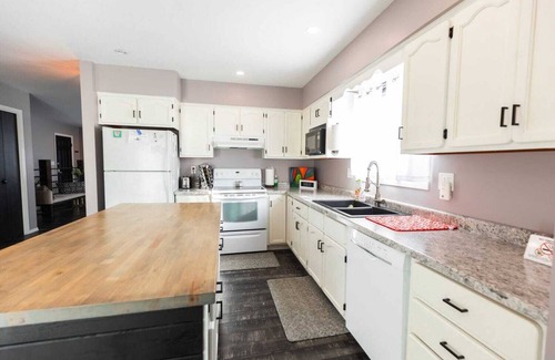 Sioux Falls House | Short Drive Away From Sioux Falls Shopping Hotspots