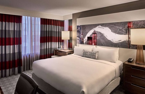 Center City West Resort | Short Drive to Rosenbach Museum! Downtown Location, Pool, Pets are Allowed!