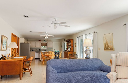 Port St. Joe House | ☀️Short, Easy Walk to Beach | Gulf Views | Papa's Palmetto Place☀️
