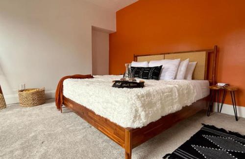 Victorian Village House | Short North Convention King Bed Free Parking!
