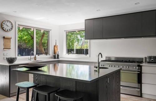 Wanaka Villa | Short Stroll to Lake Wanaka and the town centre