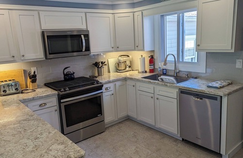 Holcomb House | Short-Term/Corporate 3-bedroom house in Canandaigua with Lake access.