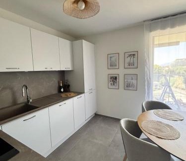 Saint-Laurent-du-Var Apartment | short time suites Les Vagues du 5e