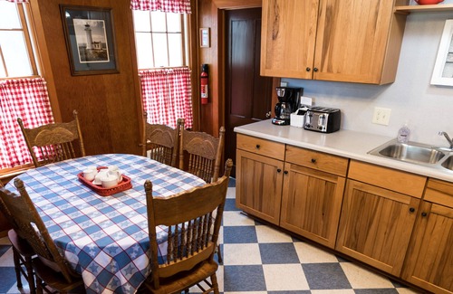 Seaview House | Short walk to beach, fully equipped home, WiFi, & quiet neighborhood!