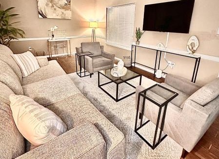 Fondren Apartment | Short Walk to JSU Stadium, Hospitals, and Bars in Fondren