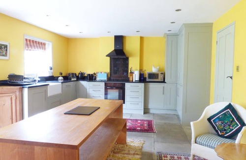 Biggleswade Cottage | SHORTMEAD COTTAGE, family friendly, with open fire in Biggleswade