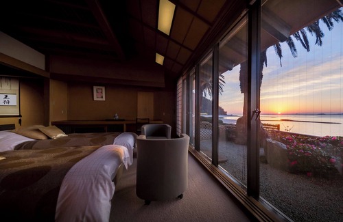 Nishiuracho House | shunkeiroman ginpaso